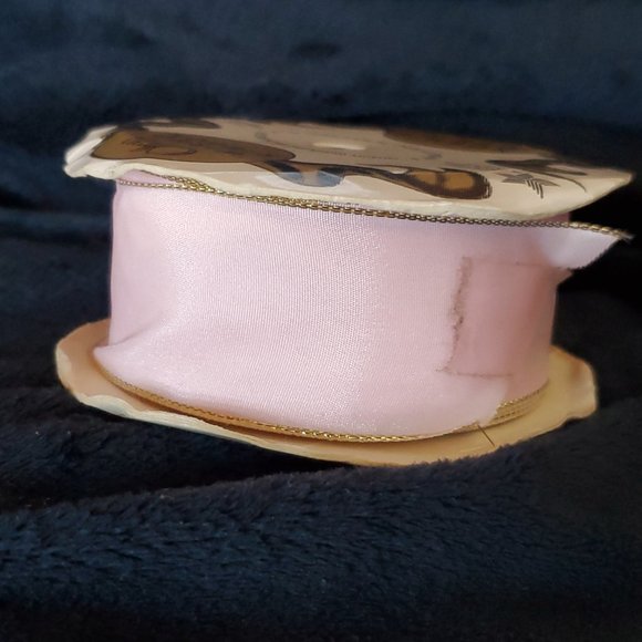 Offray Wired Pink Taffeta Ribbon 1.5' x 2 yrds Gold Wired Edge - Picture 4 of 6
